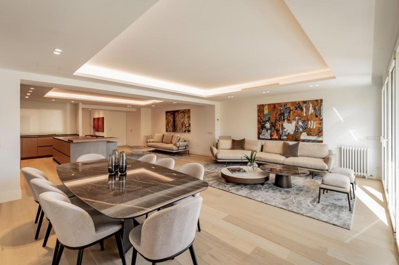 Madrid, 28006, Spain, 3 Bedrooms Bedrooms, ,3 BathroomsBathrooms,Residential,For Sale,1899081