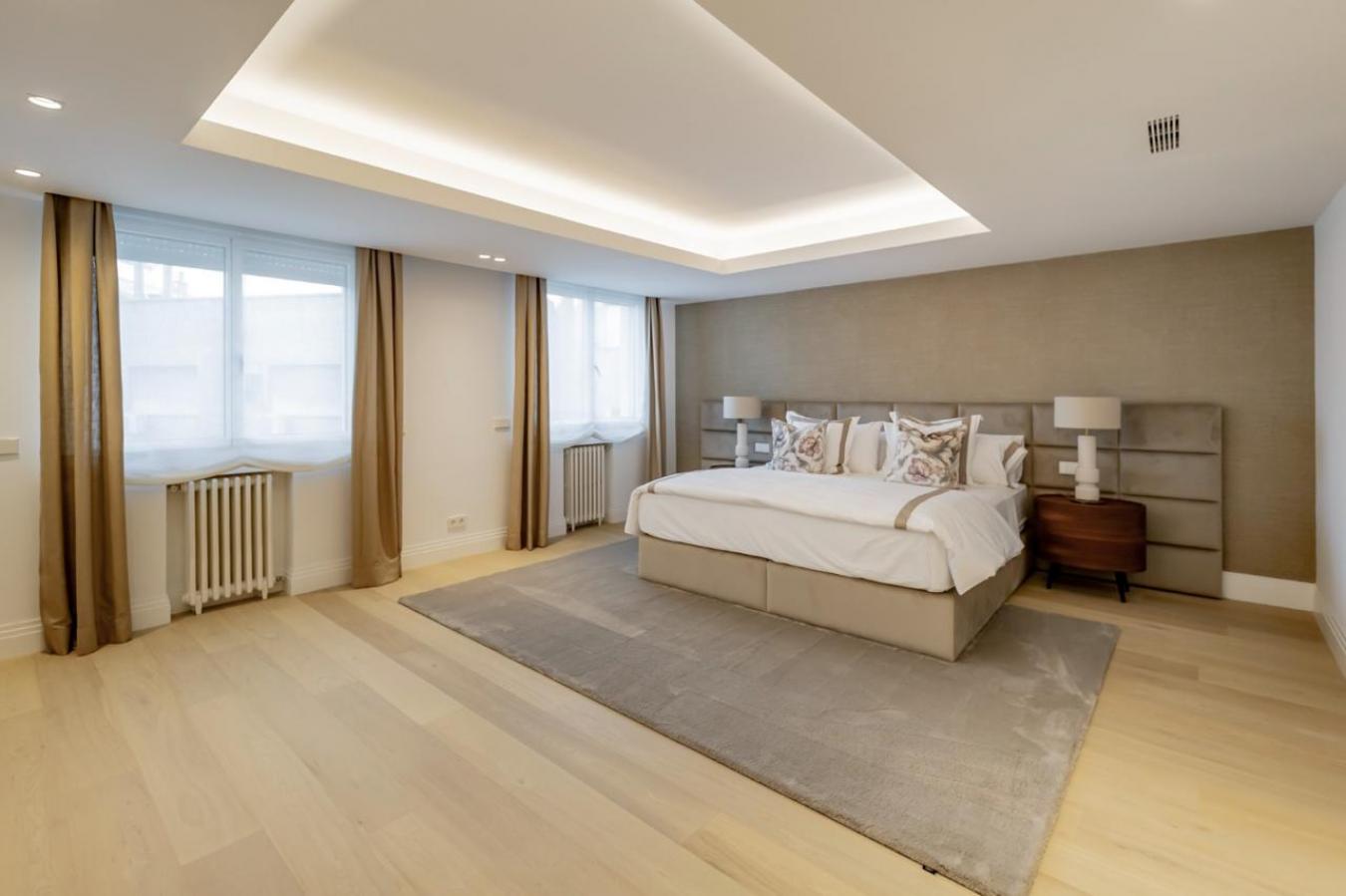 Madrid, 28006, Spain, 3 Bedrooms Bedrooms, ,3 BathroomsBathrooms,Residential,For Sale,1899081