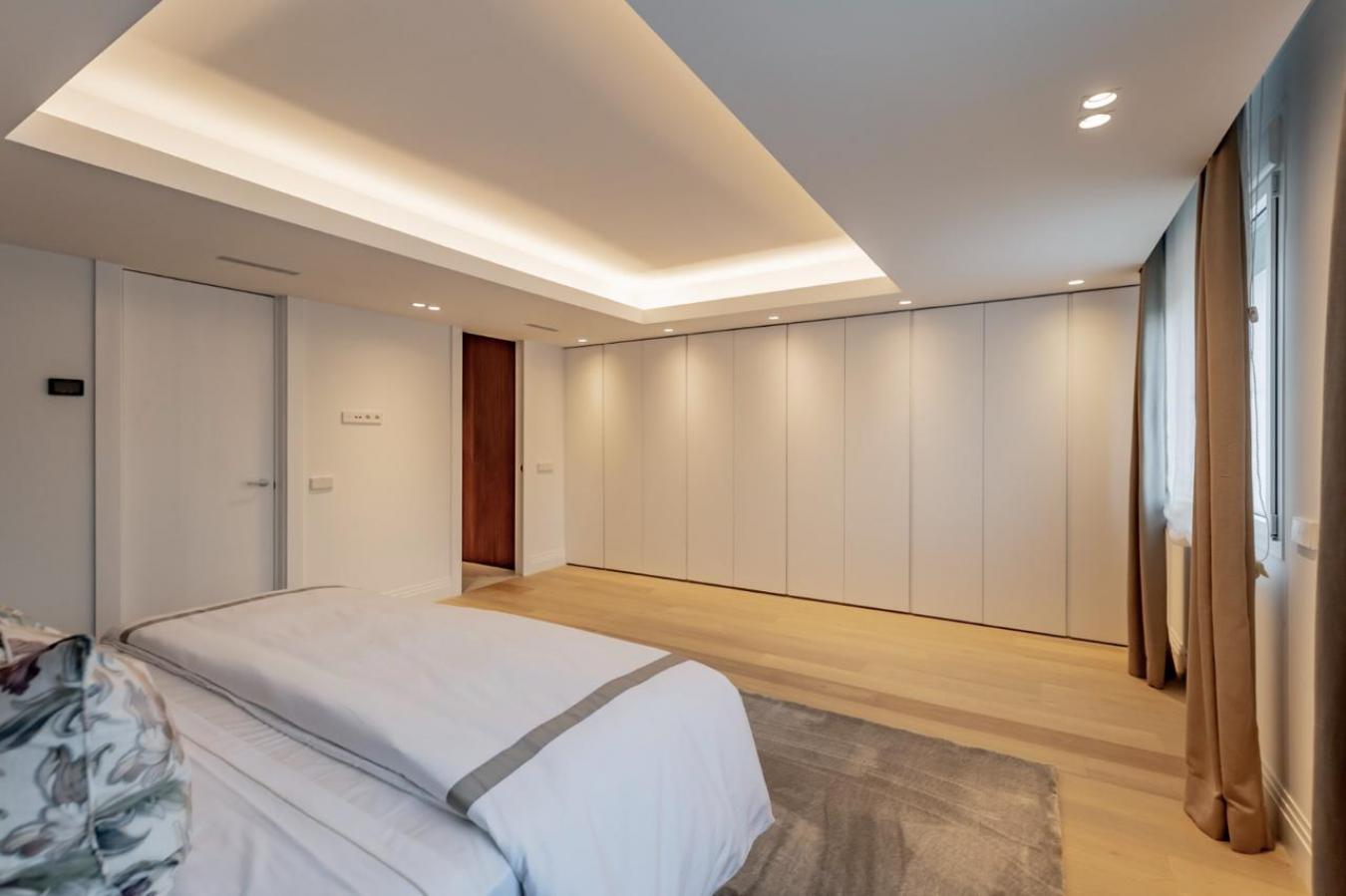 Madrid, 28006, Spain, 3 Bedrooms Bedrooms, ,3 BathroomsBathrooms,Residential,For Sale,1899081