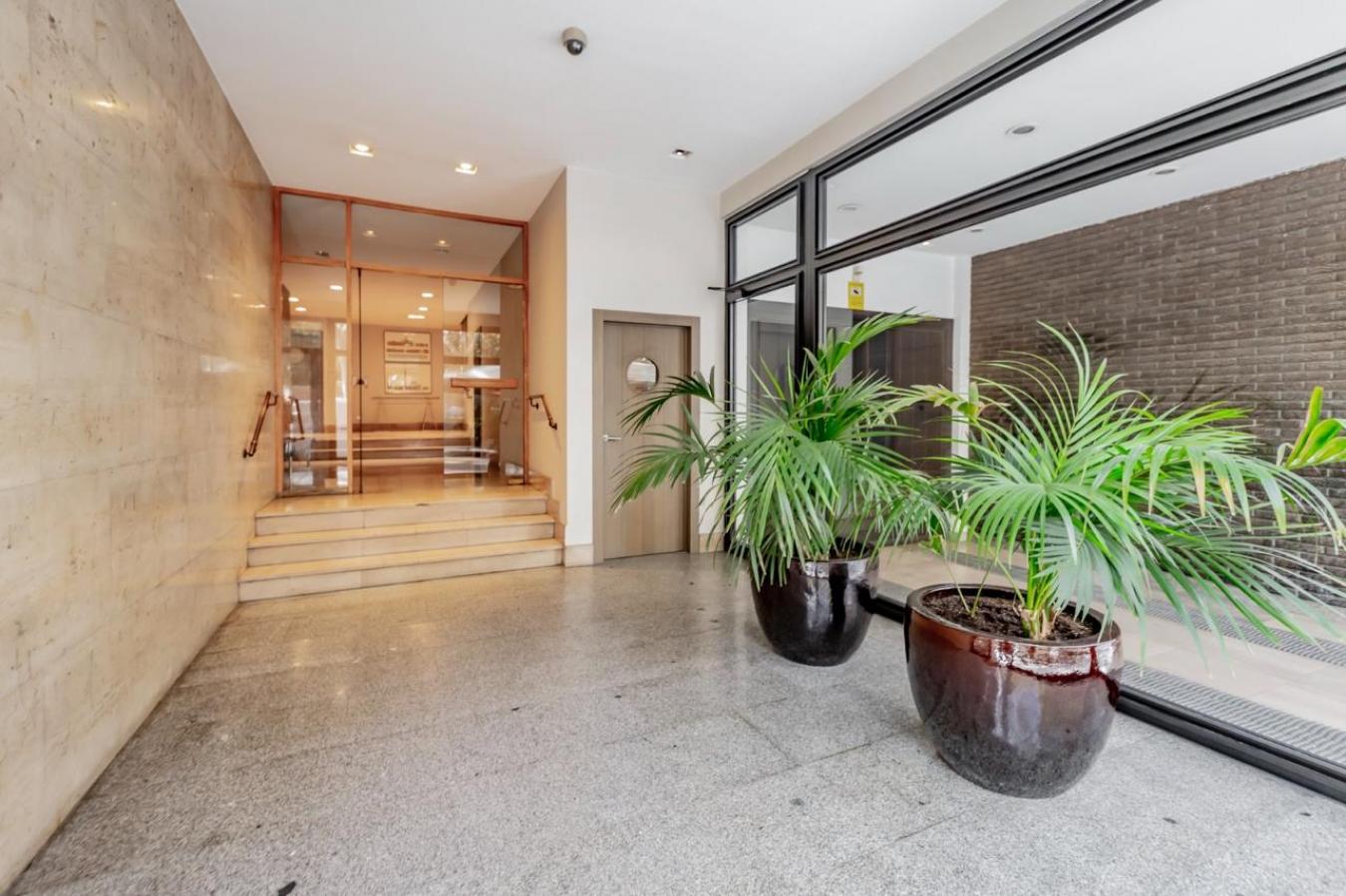 Madrid, 28006, Spain, 3 Bedrooms Bedrooms, ,3 BathroomsBathrooms,Residential,For Sale,1899081