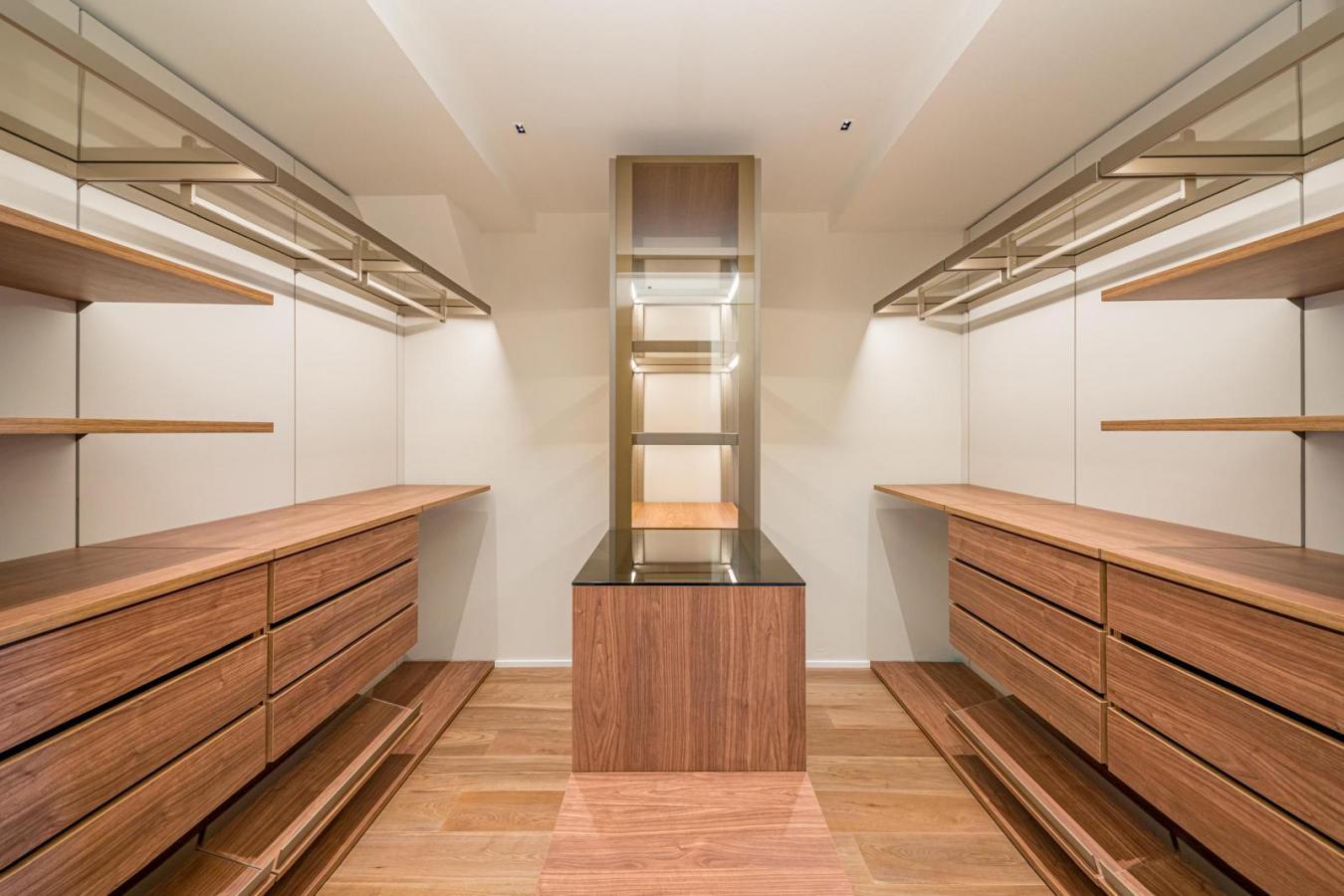 Madrid, Madrid, 28006, Spain, 5 Bedrooms Bedrooms, ,5 BathroomsBathrooms,Residential,For Sale,1899079