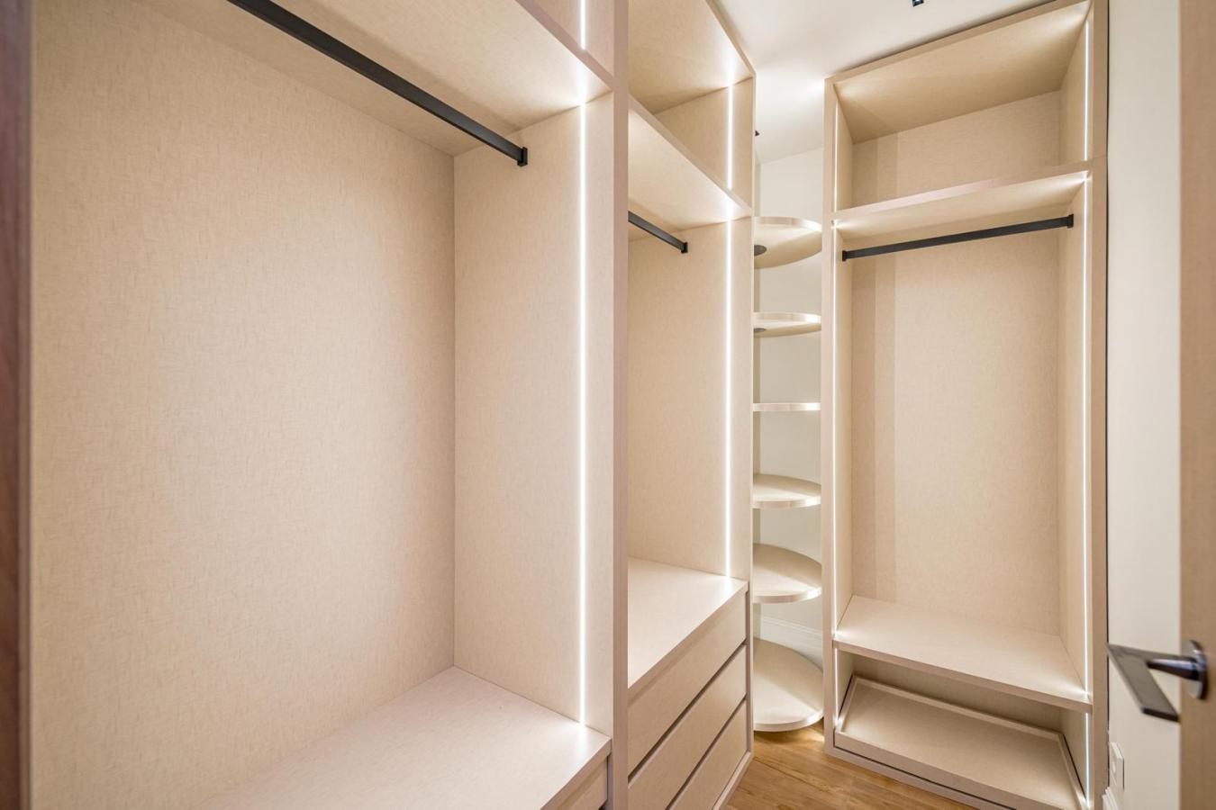 Madrid, Madrid, 28006, Spain, 5 Bedrooms Bedrooms, ,5 BathroomsBathrooms,Residential,For Sale,1899079