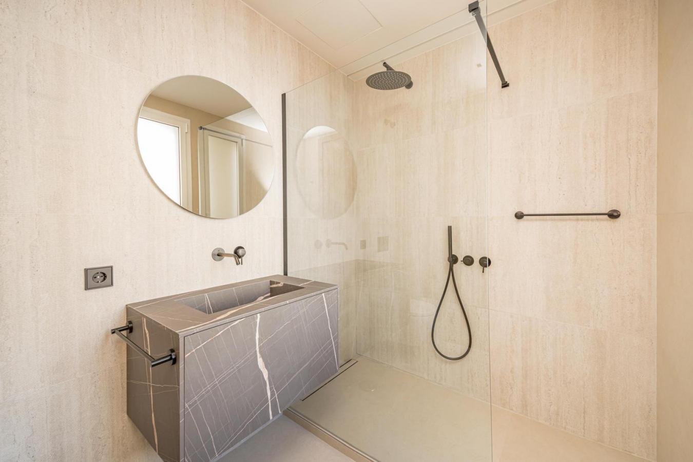 Madrid, Madrid, 28006, Spain, 5 Bedrooms Bedrooms, ,5 BathroomsBathrooms,Residential,For Sale,1899079