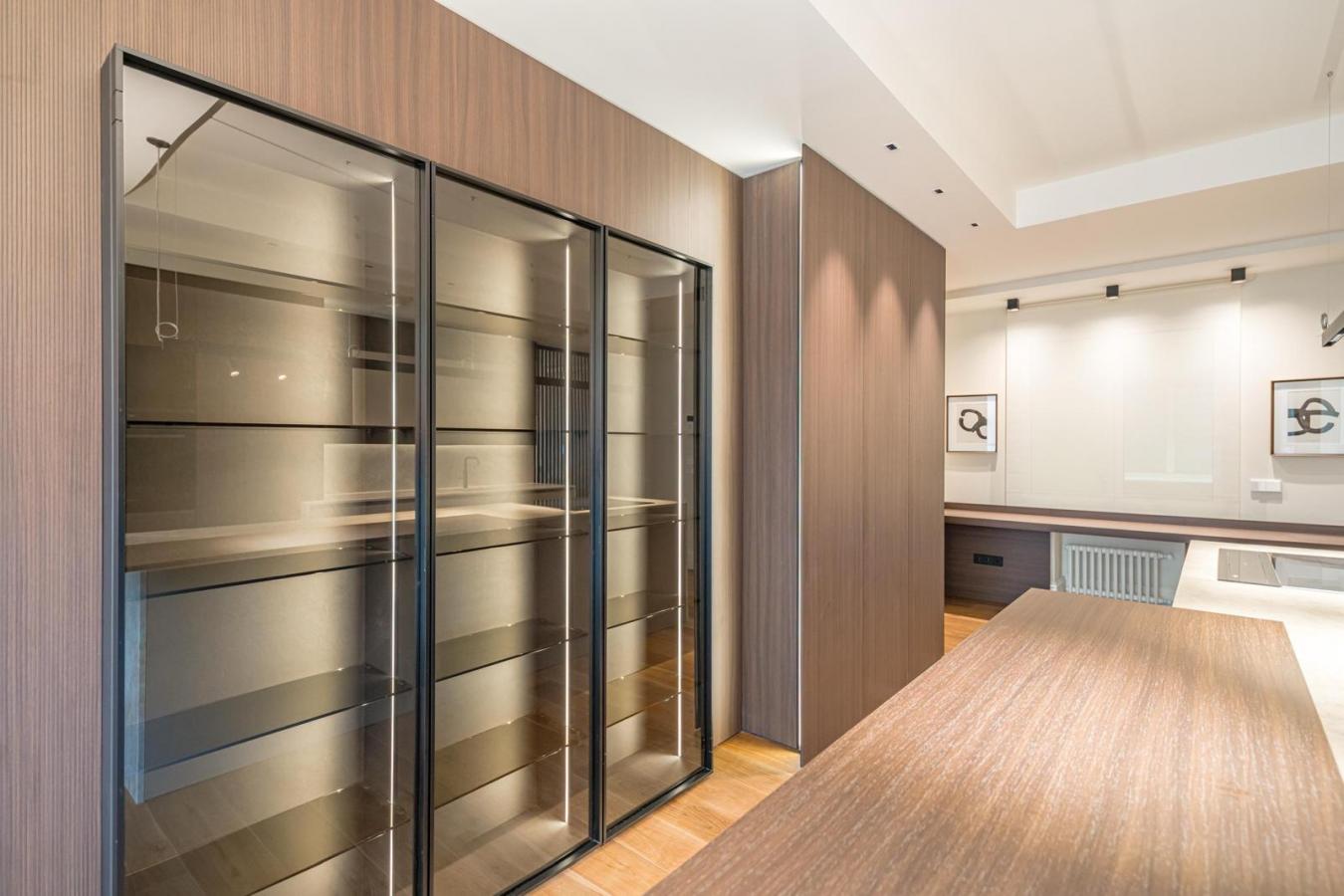 Madrid, Madrid, 28006, Spain, 5 Bedrooms Bedrooms, ,5 BathroomsBathrooms,Residential,For Sale,1899079