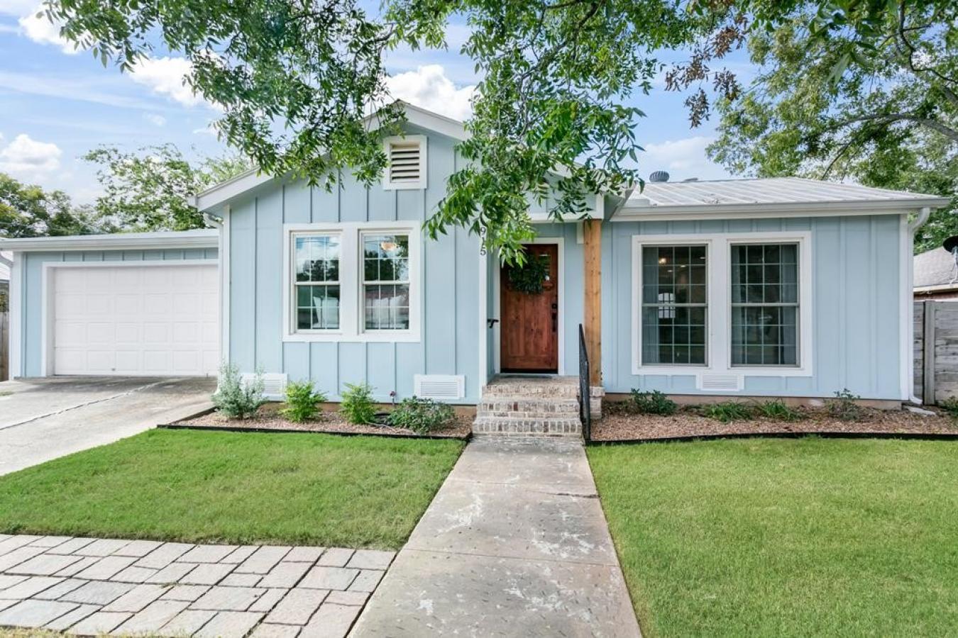 Fredericksburg, Gillespie, 78624, United States, 2 Bedrooms Bedrooms, ,1 BathroomBathrooms,Residential,For Sale,1900108