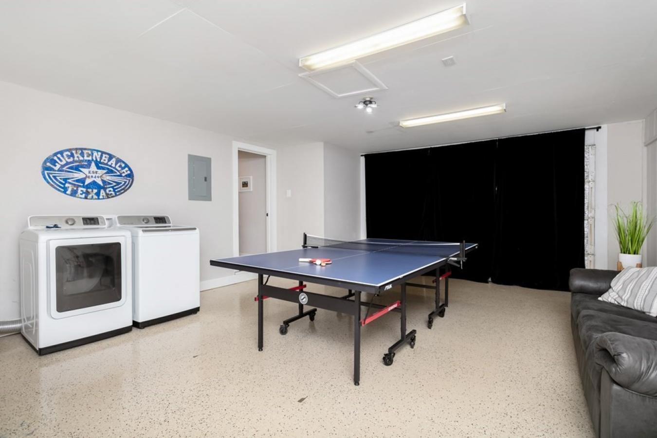 Fredericksburg, Gillespie, 78624, United States, 2 Bedrooms Bedrooms, ,1 BathroomBathrooms,Residential,For Sale,1900108