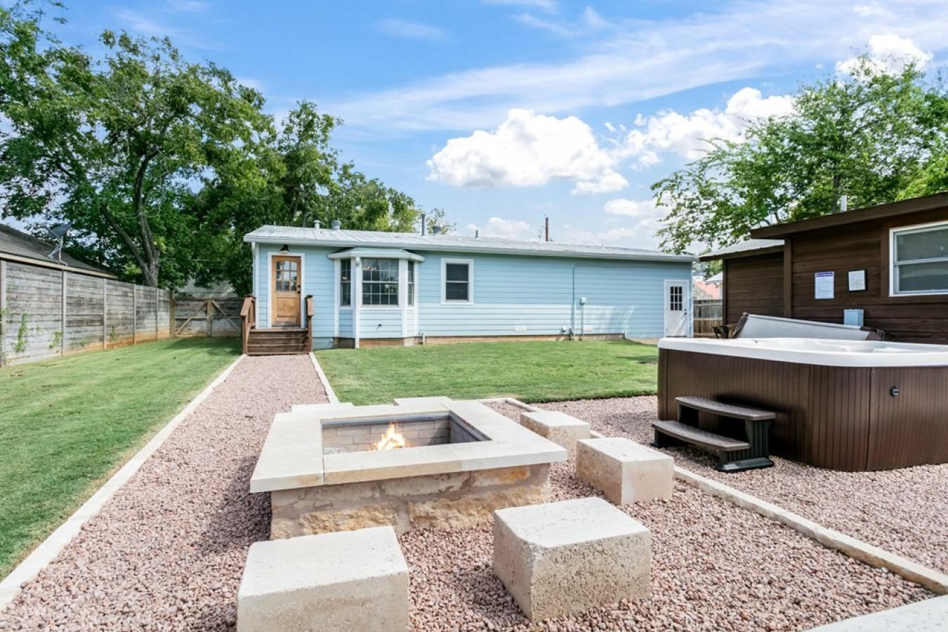 Fredericksburg, Gillespie, 78624, United States, 2 Bedrooms Bedrooms, ,1 BathroomBathrooms,Residential,For Sale,1900108