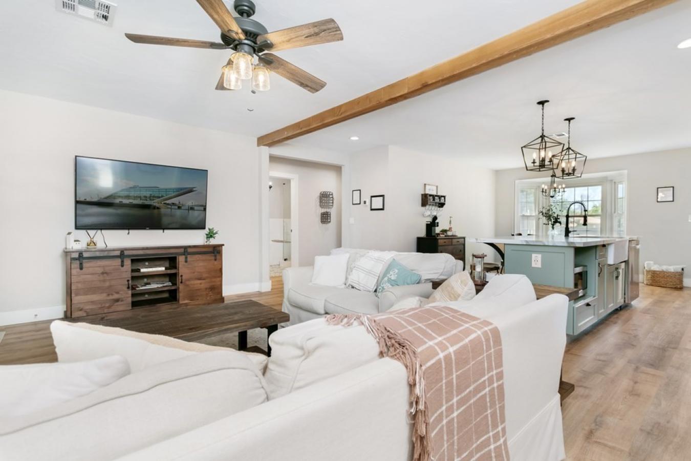 Fredericksburg, Gillespie, 78624, United States, 2 Bedrooms Bedrooms, ,1 BathroomBathrooms,Residential,For Sale,1900108