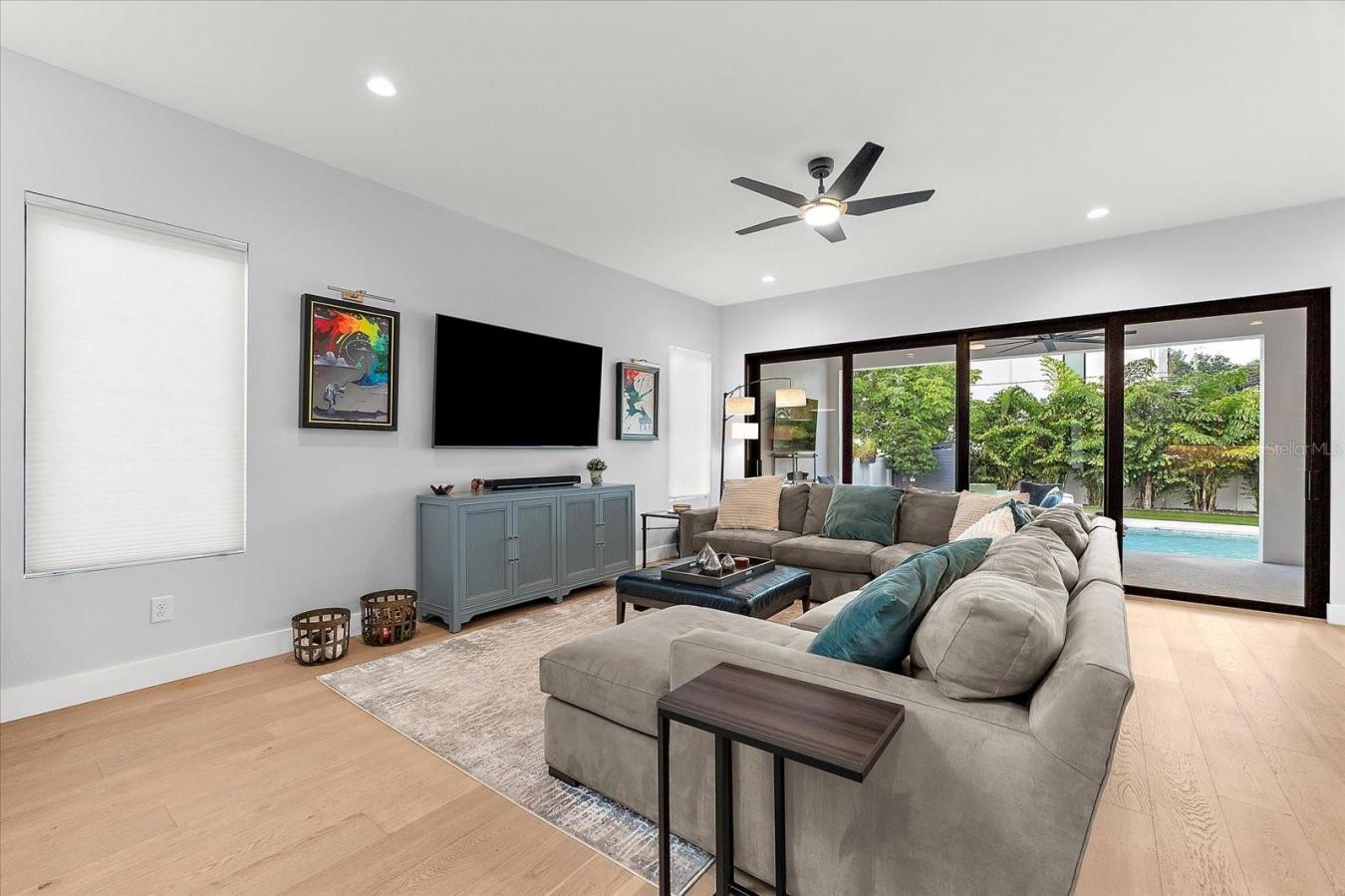 TAMPA, Hillsborough, 33602, United States, 5 Bedrooms Bedrooms, ,4 BathroomsBathrooms,Residential,For Sale,1900106