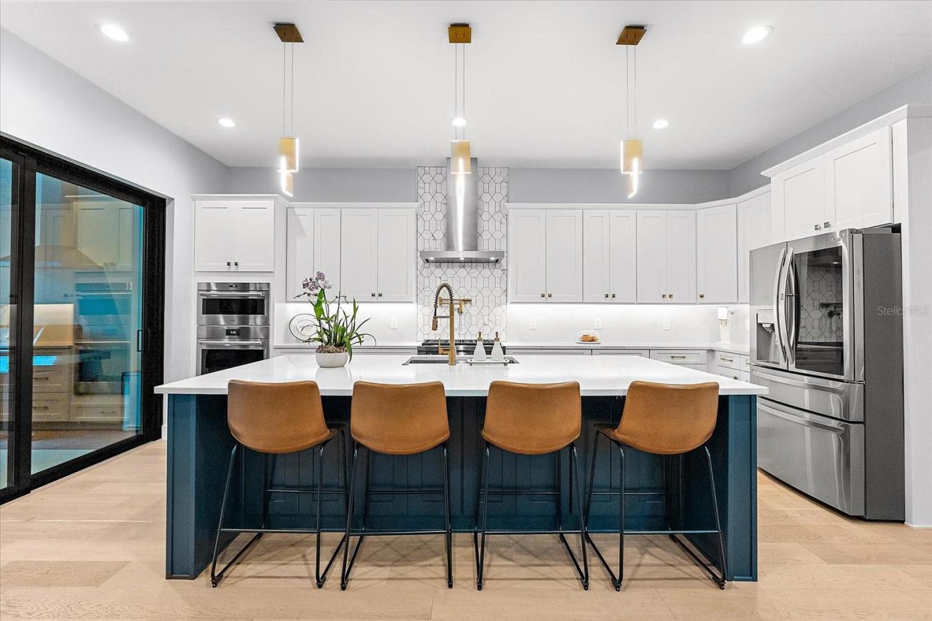 TAMPA, Hillsborough, 33602, United States, 5 Bedrooms Bedrooms, ,4 BathroomsBathrooms,Residential,For Sale,1900106