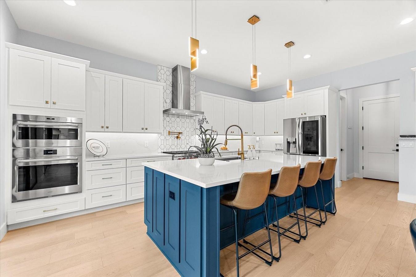 TAMPA, Hillsborough, 33602, United States, 5 Bedrooms Bedrooms, ,4 BathroomsBathrooms,Residential,For Sale,1900106