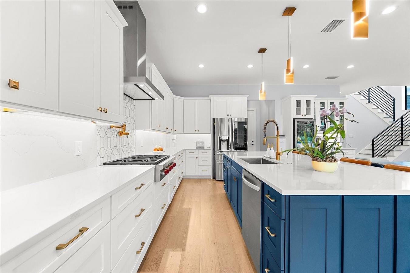 TAMPA, Hillsborough, 33602, United States, 5 Bedrooms Bedrooms, ,4 BathroomsBathrooms,Residential,For Sale,1900106