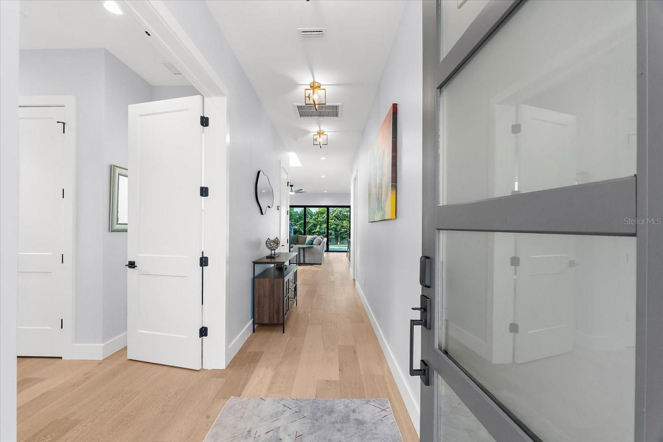 TAMPA, Hillsborough, 33602, United States, 5 Bedrooms Bedrooms, ,4 BathroomsBathrooms,Residential,For Sale,1900106