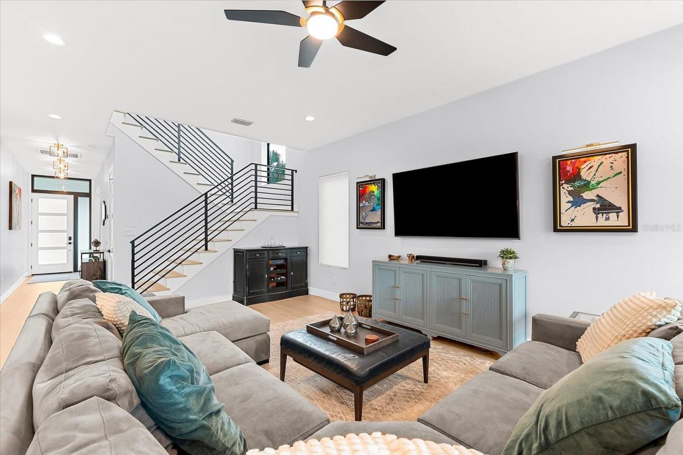 TAMPA, Hillsborough, 33602, United States, 5 Bedrooms Bedrooms, ,4 BathroomsBathrooms,Residential,For Sale,1900106