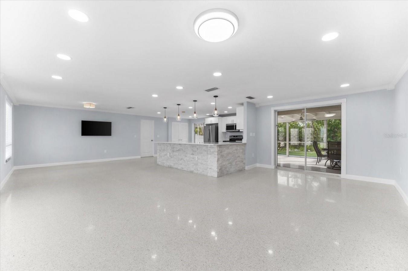 LONGBOAT KEY, Manatee, 34228, United States, 3 Bedrooms Bedrooms, ,2 BathroomsBathrooms,Residential,For Sale,1900105
