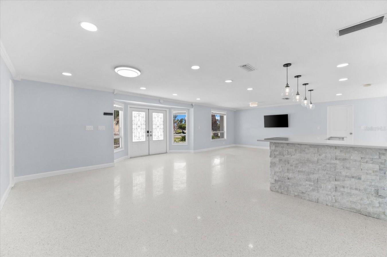 LONGBOAT KEY, Manatee, 34228, United States, 3 Bedrooms Bedrooms, ,2 BathroomsBathrooms,Residential,For Sale,1900105