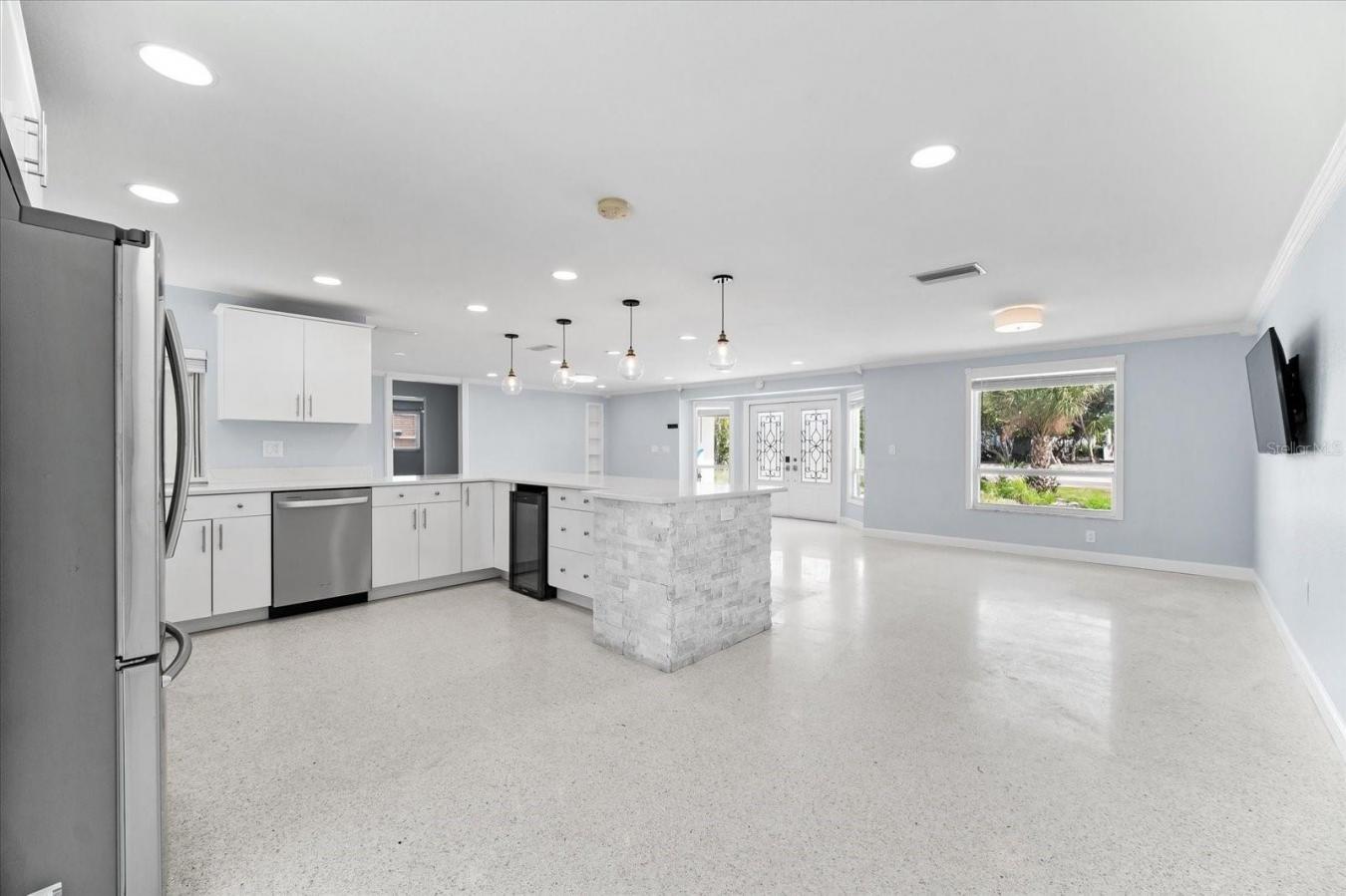 LONGBOAT KEY, Manatee, 34228, United States, 3 Bedrooms Bedrooms, ,2 BathroomsBathrooms,Residential,For Sale,1900105