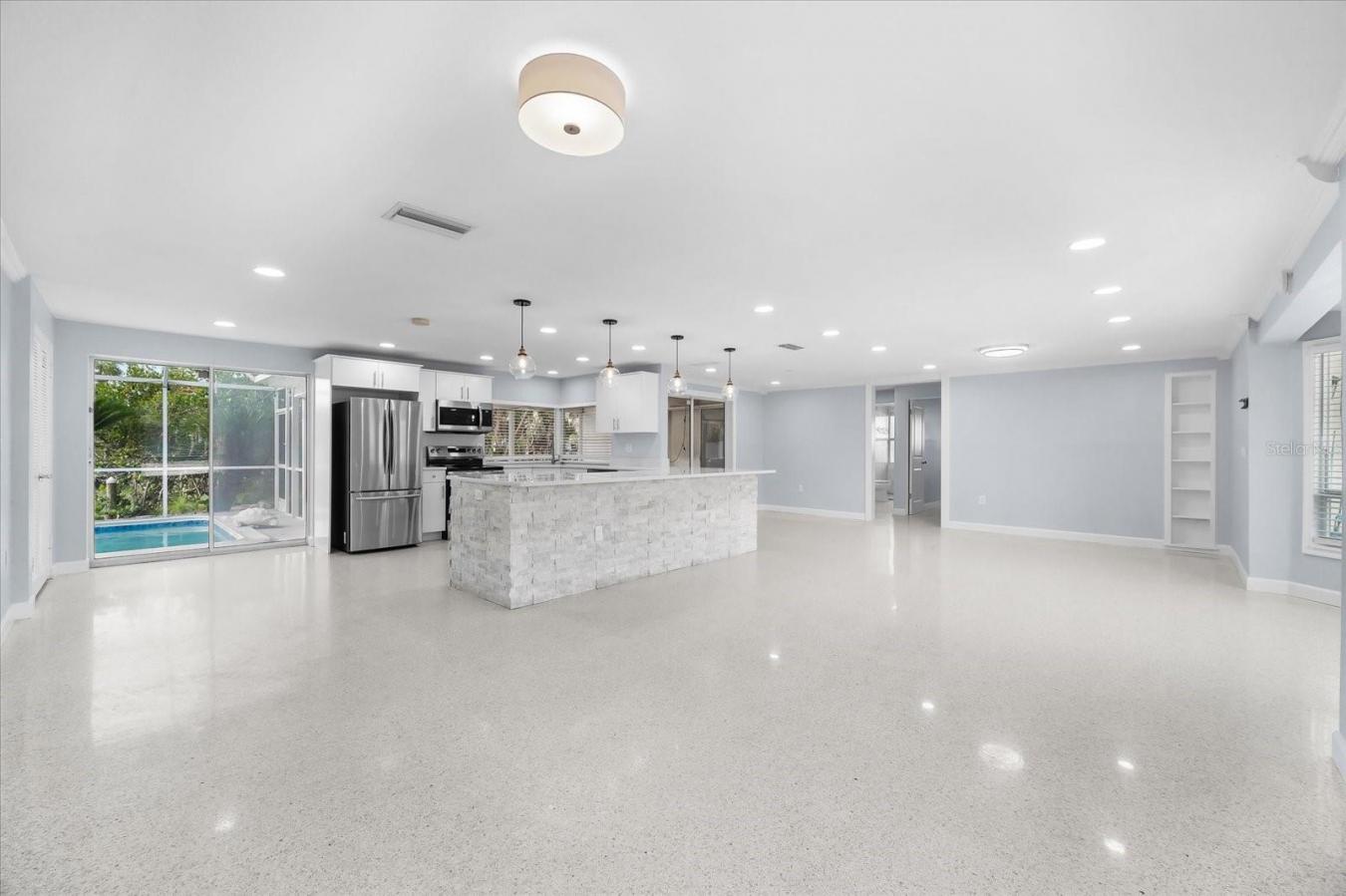 LONGBOAT KEY, Manatee, 34228, United States, 3 Bedrooms Bedrooms, ,2 BathroomsBathrooms,Residential,For Sale,1900105