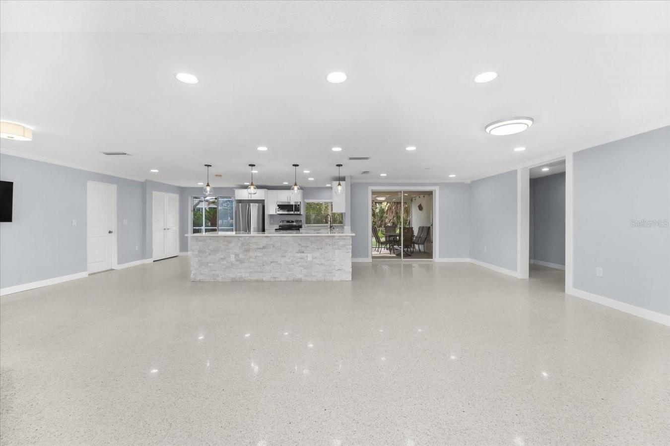 LONGBOAT KEY, Manatee, 34228, United States, 3 Bedrooms Bedrooms, ,2 BathroomsBathrooms,Residential,For Sale,1900105