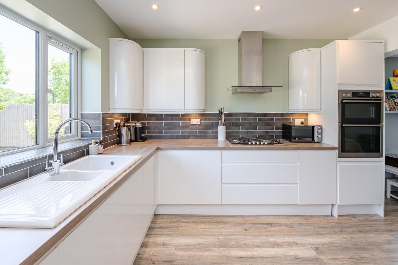 Tonbridge, Kent, TN11 9DR, United Kingdom, 5 Bedrooms Bedrooms, ,3 BathroomsBathrooms,Residential,For Sale,1900103