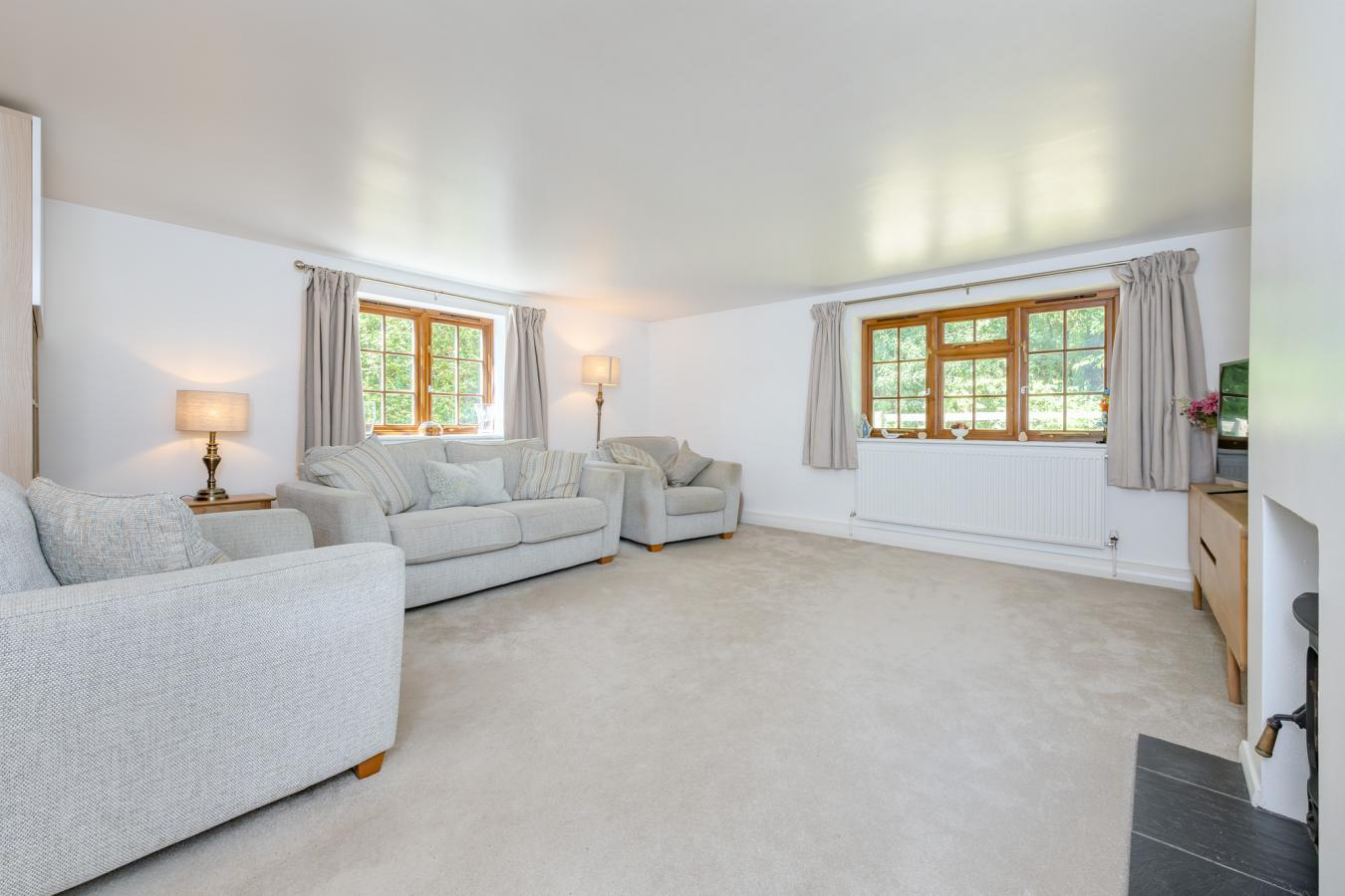 Ashford, Kent, TN27 0ED, United Kingdom, 5 Bedrooms Bedrooms, ,4 BathroomsBathrooms,Residential,For Sale,1900102