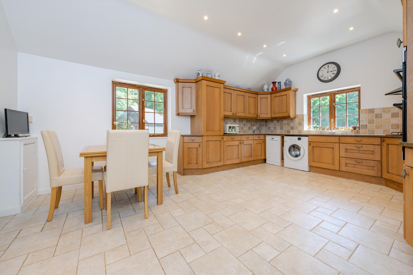 Ashford, Kent, TN27 0ED, United Kingdom, 5 Bedrooms Bedrooms, ,4 BathroomsBathrooms,Residential,For Sale,1900102
