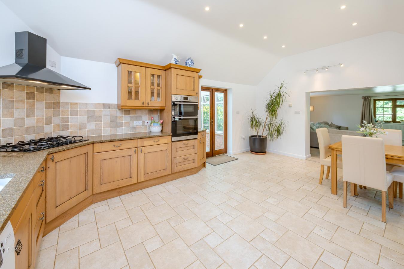 Ashford, Kent, TN27 0ED, United Kingdom, 5 Bedrooms Bedrooms, ,4 BathroomsBathrooms,Residential,For Sale,1900102