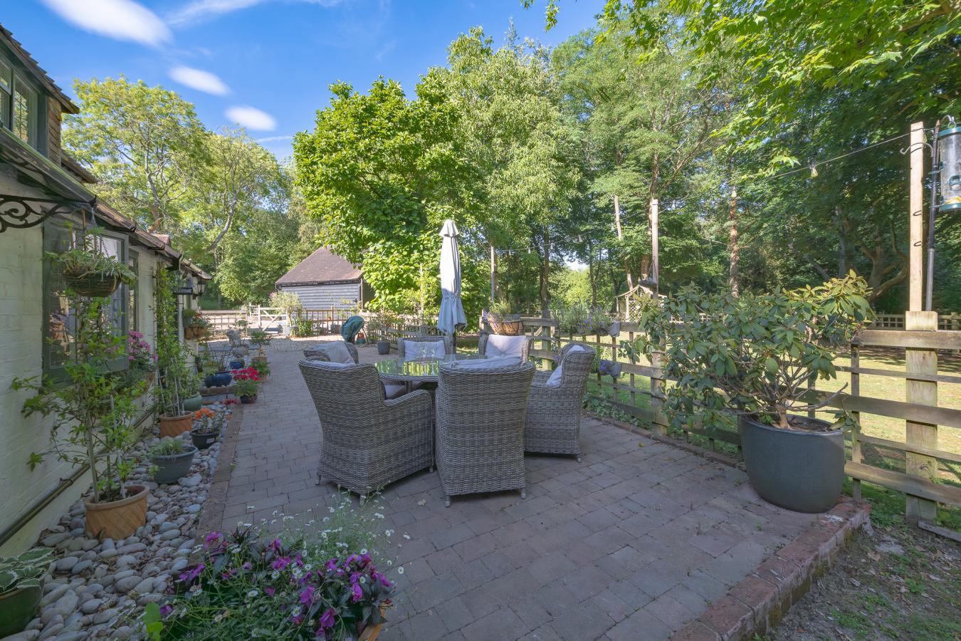Ashford, Kent, TN27 0ED, United Kingdom, 5 Bedrooms Bedrooms, ,4 BathroomsBathrooms,Residential,For Sale,1900102