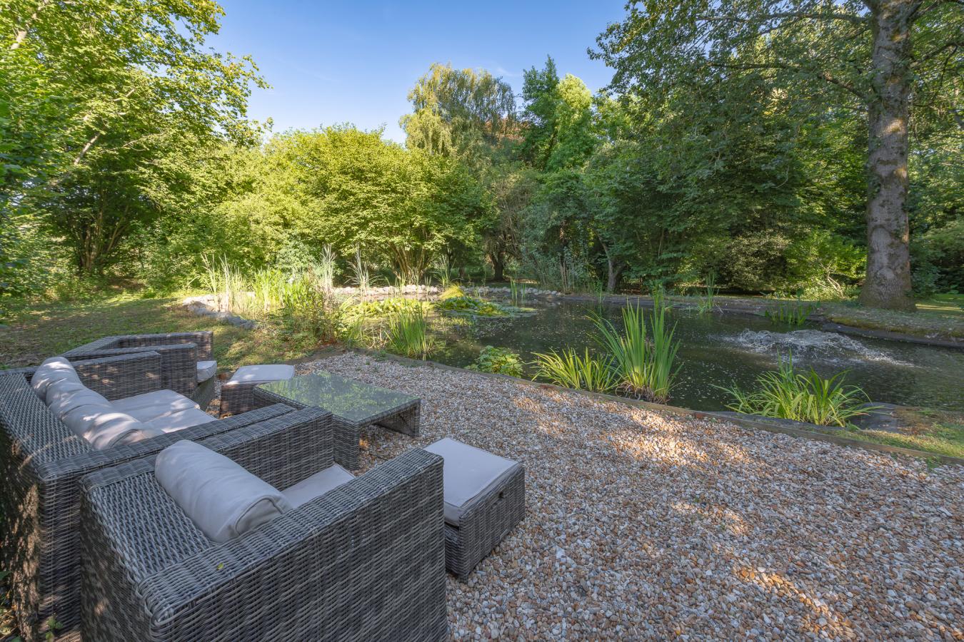 Ashford, Kent, TN27 0ED, United Kingdom, 5 Bedrooms Bedrooms, ,4 BathroomsBathrooms,Residential,For Sale,1900102