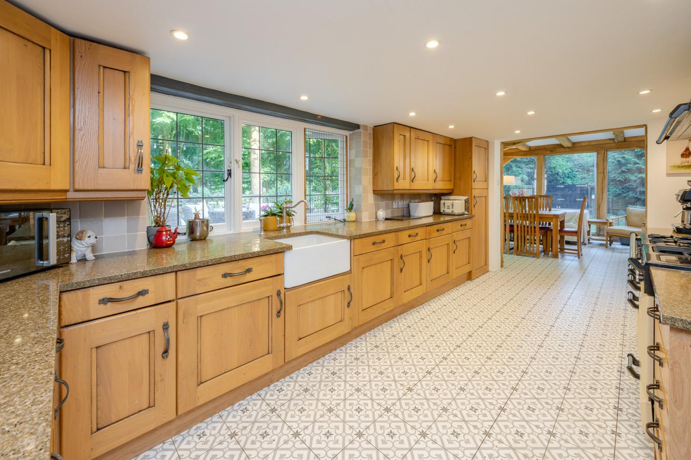 Ashford, Kent, TN27 0ED, United Kingdom, 5 Bedrooms Bedrooms, ,4 BathroomsBathrooms,Residential,For Sale,1900102