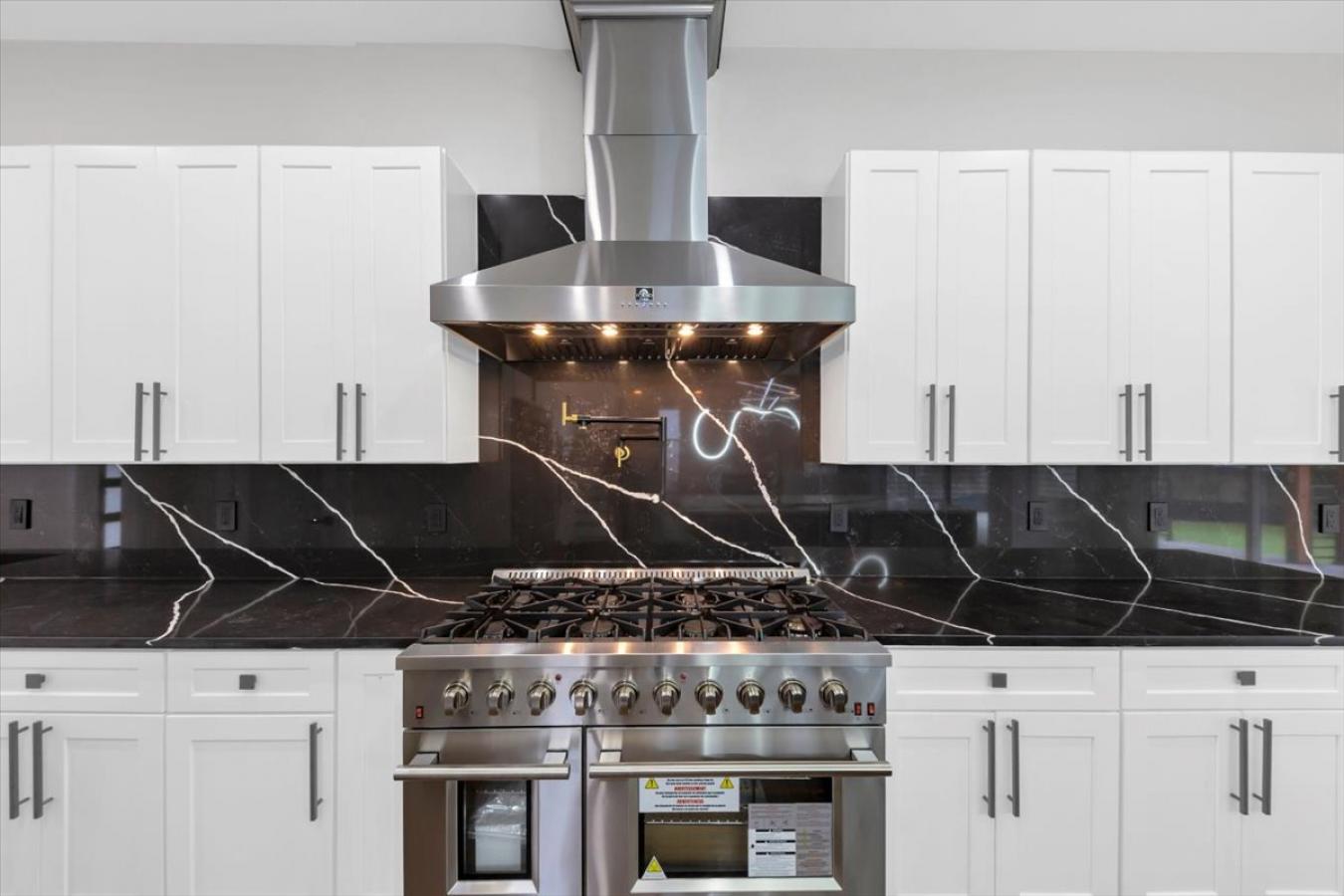 Atlanta, DeKalb, 30317, United States, 5 Bedrooms Bedrooms, ,4 BathroomsBathrooms,Residential,For Sale,1900098