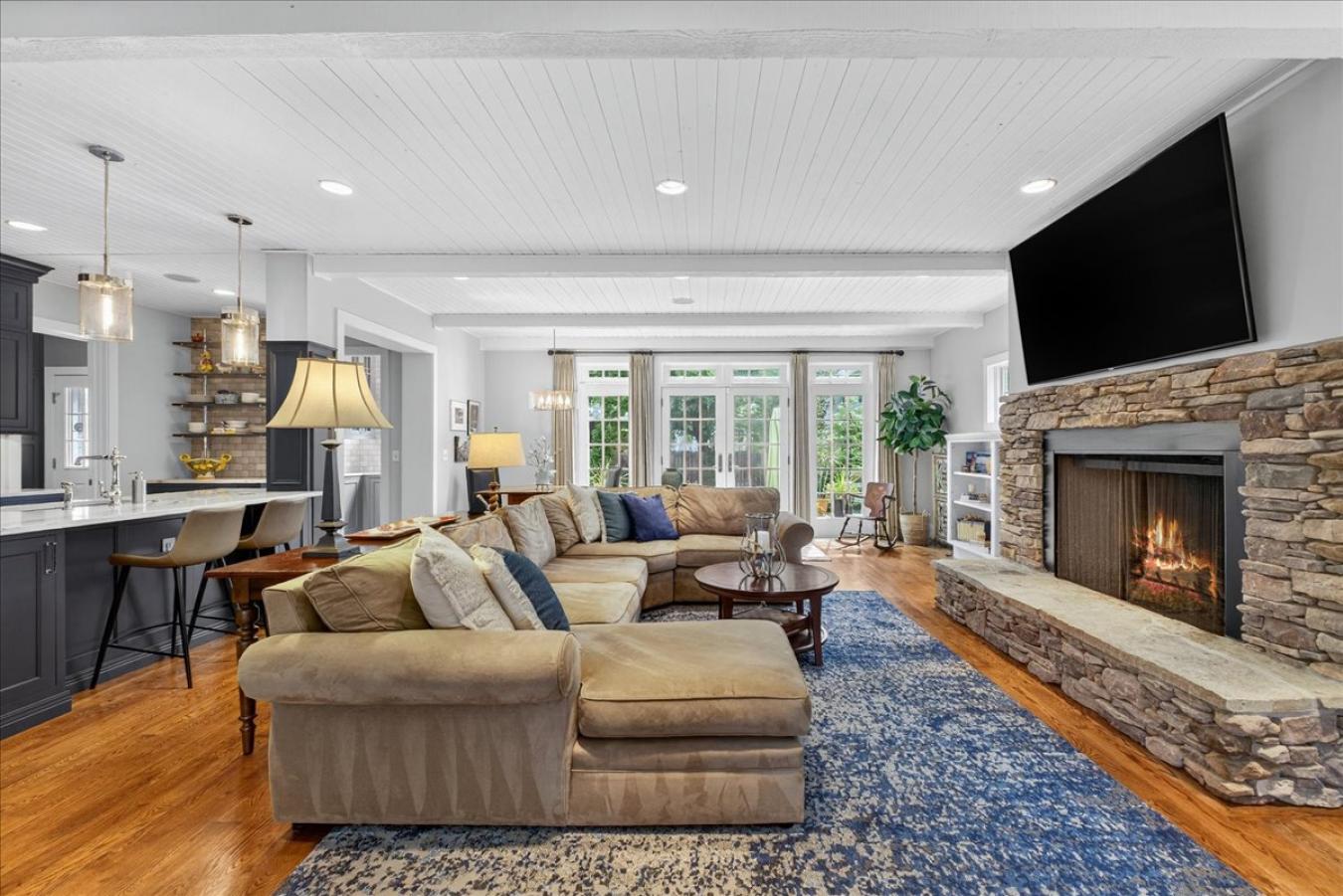 Ladue, St. Louis, 63124, United States, 3 Bedrooms Bedrooms, ,2 BathroomsBathrooms,Residential,For Sale,1900094