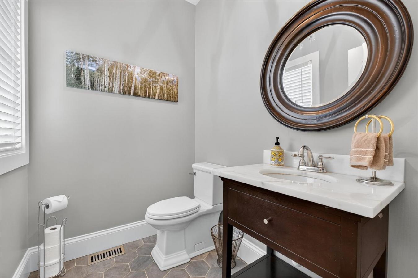 Ladue, St. Louis, 63124, United States, 3 Bedrooms Bedrooms, ,2 BathroomsBathrooms,Residential,For Sale,1900094