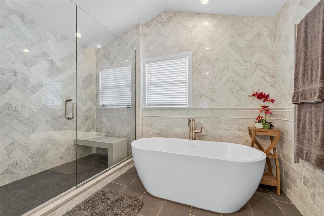 Ladue, St. Louis, 63124, United States, 3 Bedrooms Bedrooms, ,2 BathroomsBathrooms,Residential,For Sale,1900094