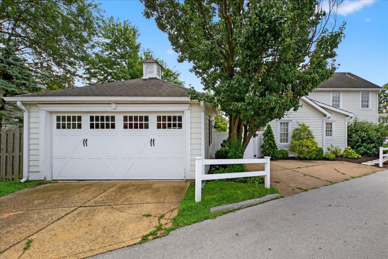 Ladue, St. Louis, 63124, United States, 3 Bedrooms Bedrooms, ,2 BathroomsBathrooms,Residential,For Sale,1900094