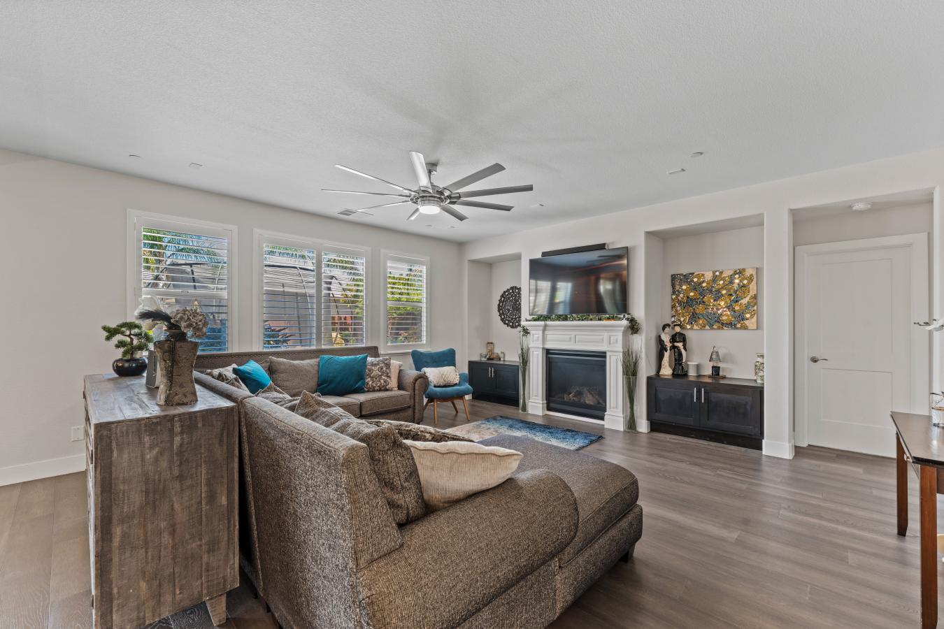 Roseville, Placer, 95747, United States, 5 Bedrooms Bedrooms, ,4 BathroomsBathrooms,Residential,For Sale,1900092