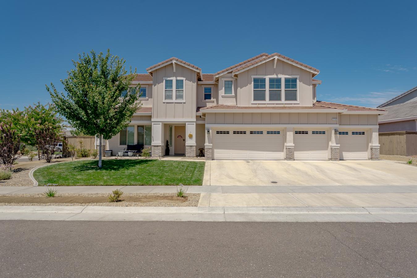 Roseville, Placer, 95747, United States, 5 Bedrooms Bedrooms, ,4 BathroomsBathrooms,Residential,For Sale,1900092