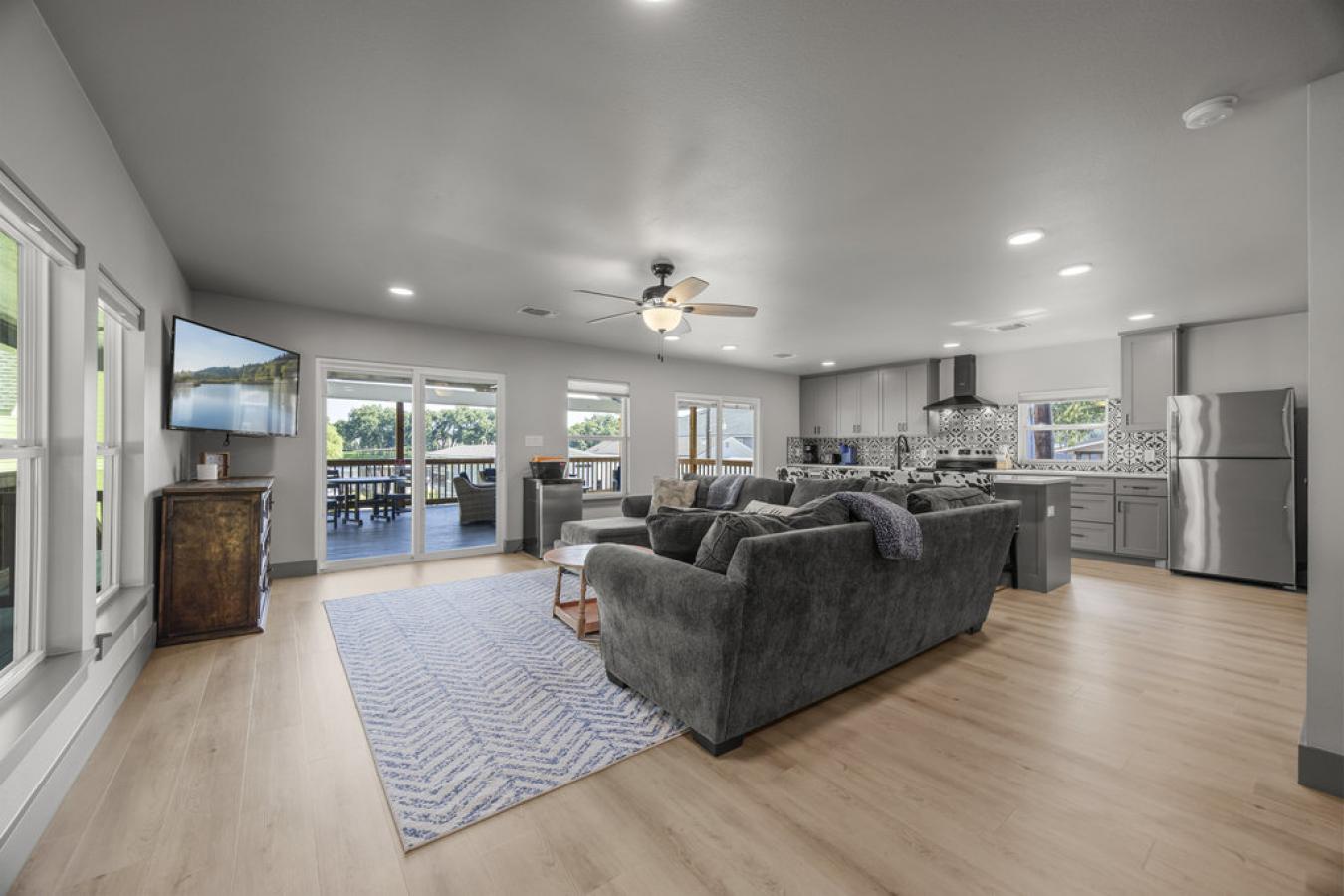 Kingsland, Llano, 78639, United States, 4 Bedrooms Bedrooms, ,3 BathroomsBathrooms,Residential,For Sale,1900086