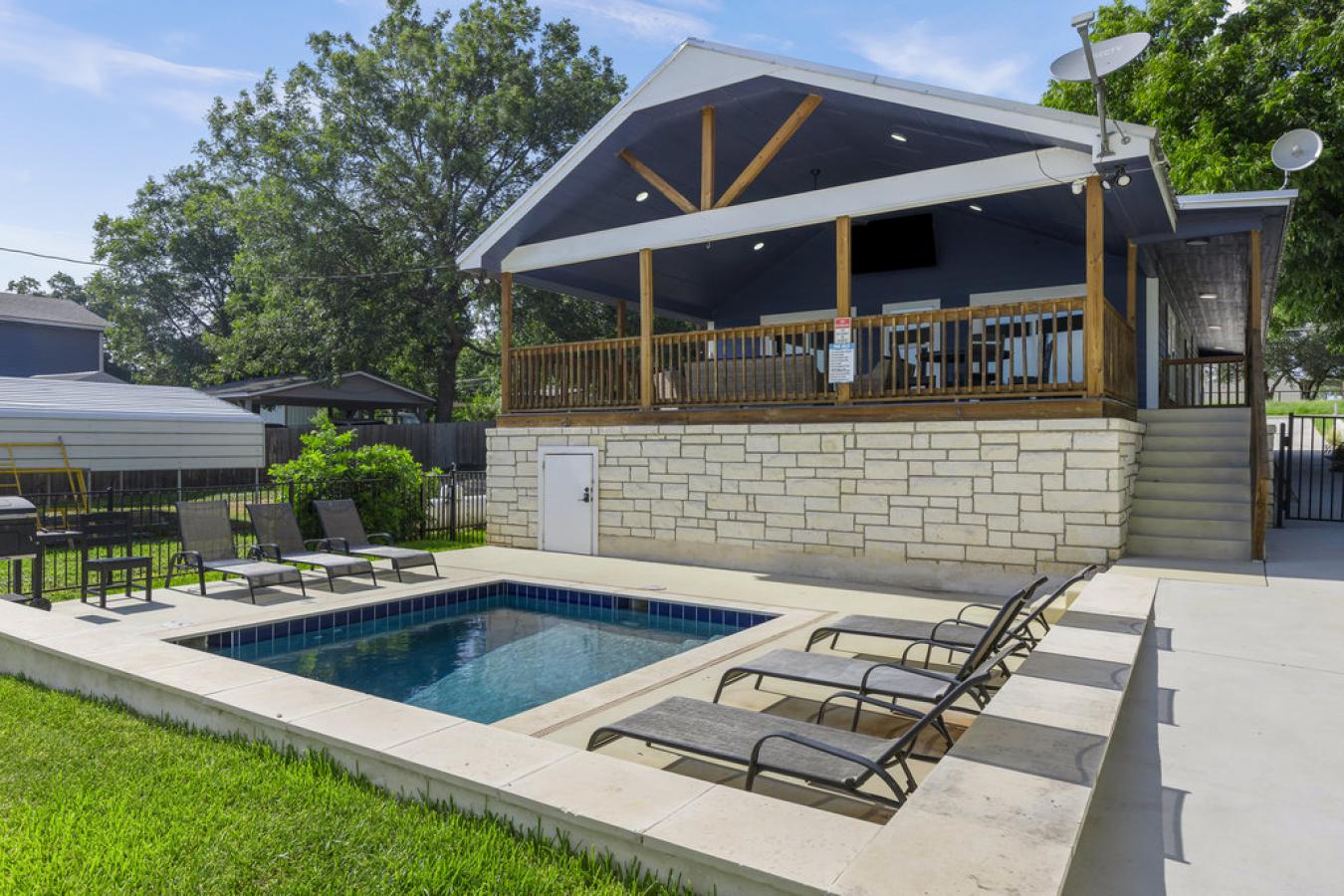 Kingsland, Llano, 78639, United States, 4 Bedrooms Bedrooms, ,3 BathroomsBathrooms,Residential,For Sale,1900086