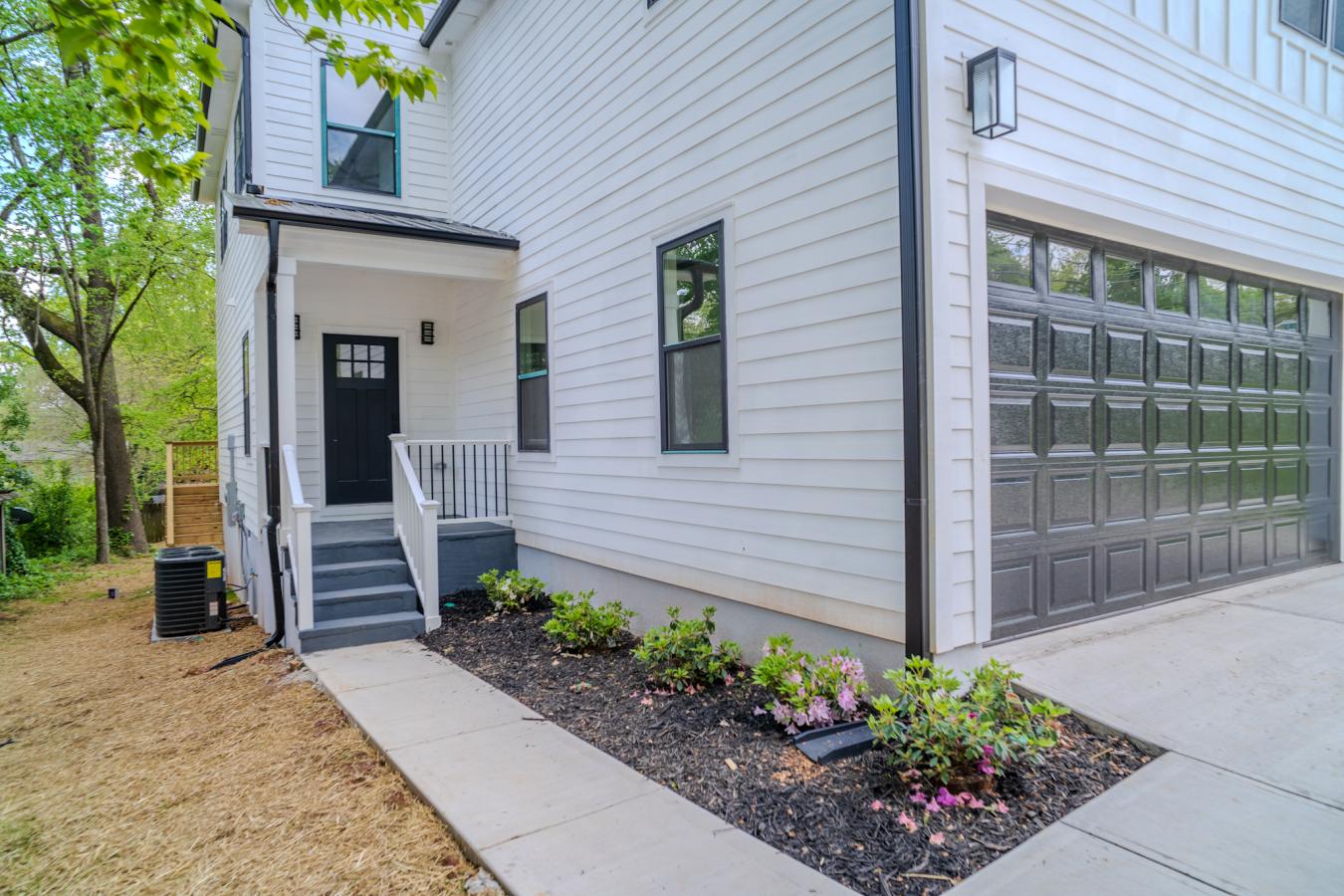 Charlotte, North Carolina, 28216, United States, 4 Bedrooms Bedrooms, ,2 BathroomsBathrooms,Residential,For Sale,1900085