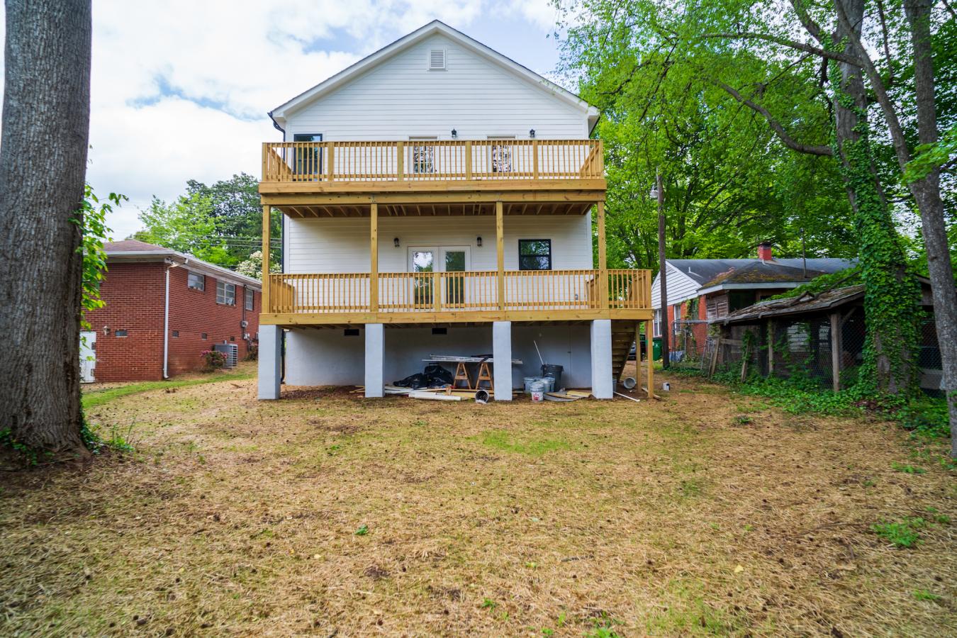 Charlotte, North Carolina, 28216, United States, 4 Bedrooms Bedrooms, ,2 BathroomsBathrooms,Residential,For Sale,1900085