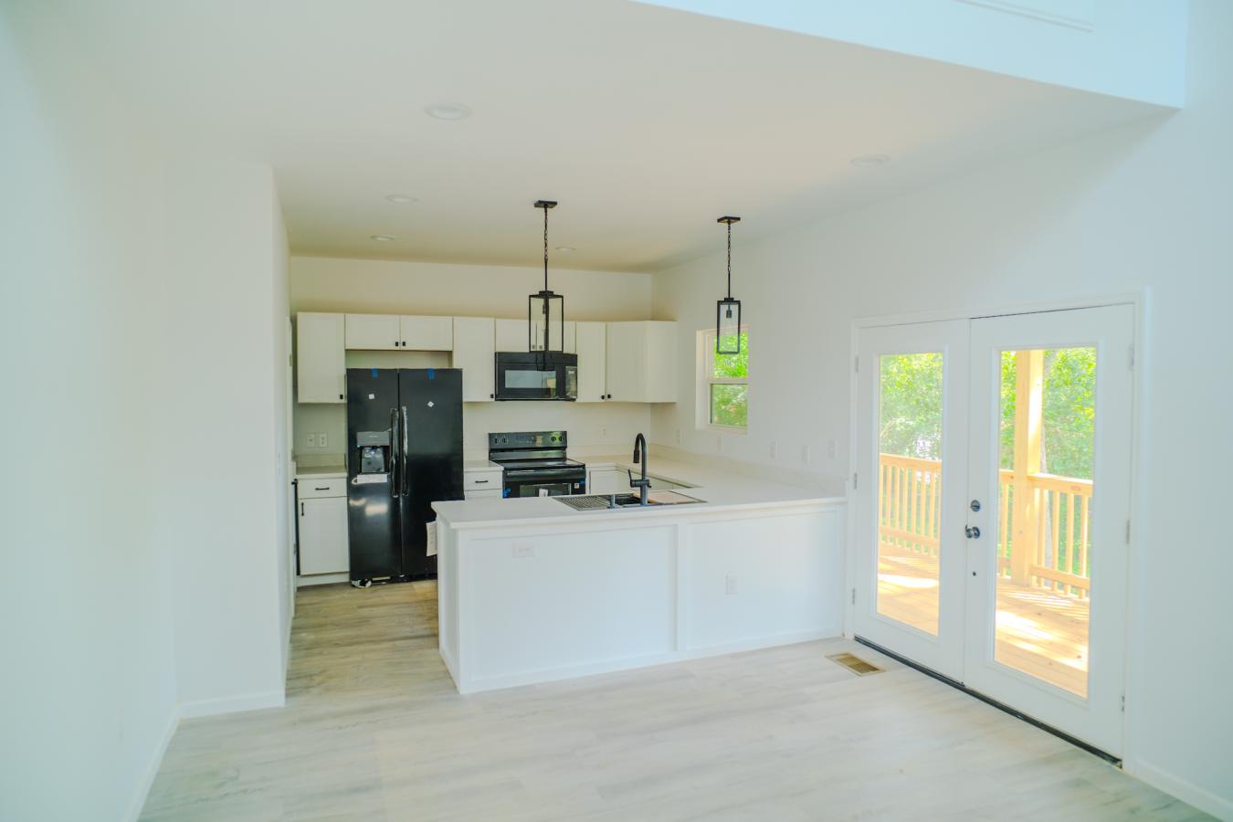 Charlotte, North Carolina, 28216, United States, 4 Bedrooms Bedrooms, ,2 BathroomsBathrooms,Residential,For Sale,1900085