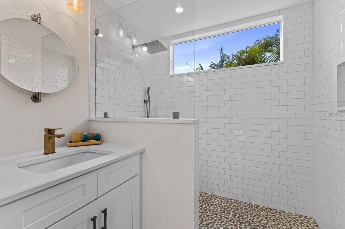 Anna Maria Islan, Manatee, 34206, United States, 5 Bedrooms Bedrooms, ,5 BathroomsBathrooms,Residential,For Sale,1900081