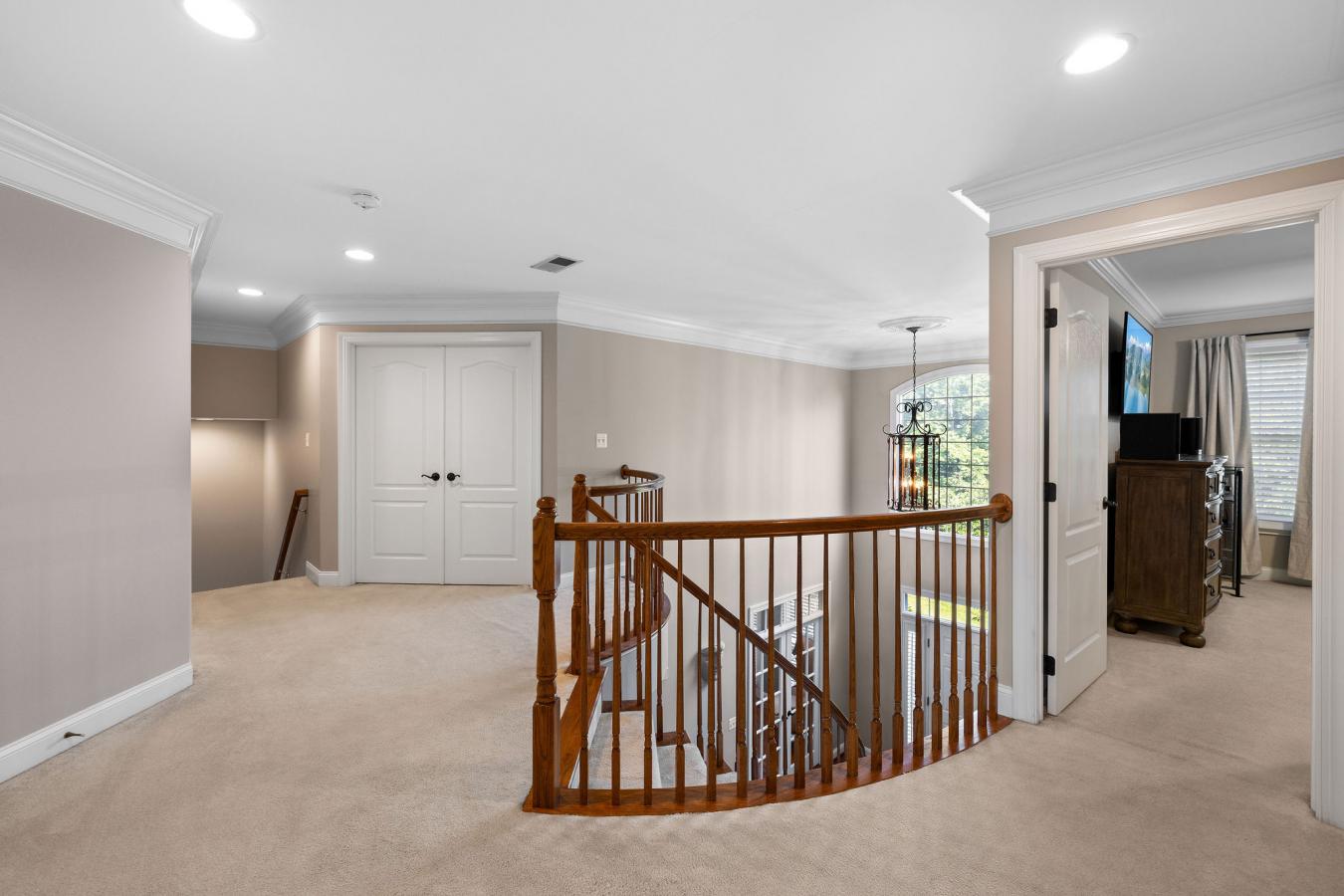 Aldie, Virginia, 20105, United States, 5 Bedrooms Bedrooms, ,4 BathroomsBathrooms,Residential,For Sale,1900329