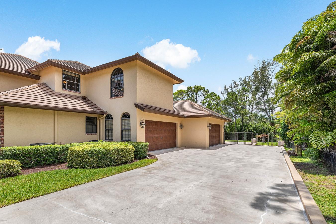 Parkland, Broward, 33067, United States, 6 Bedrooms Bedrooms, ,4 BathroomsBathrooms,Residential,For Sale,1900076