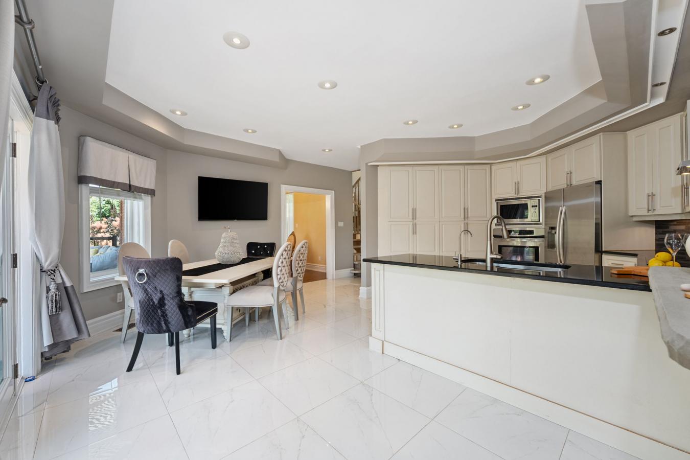 King, ON, L7B0C7, Canada, 4 Bedrooms Bedrooms, ,5 BathroomsBathrooms,Residential,For Sale,1900319