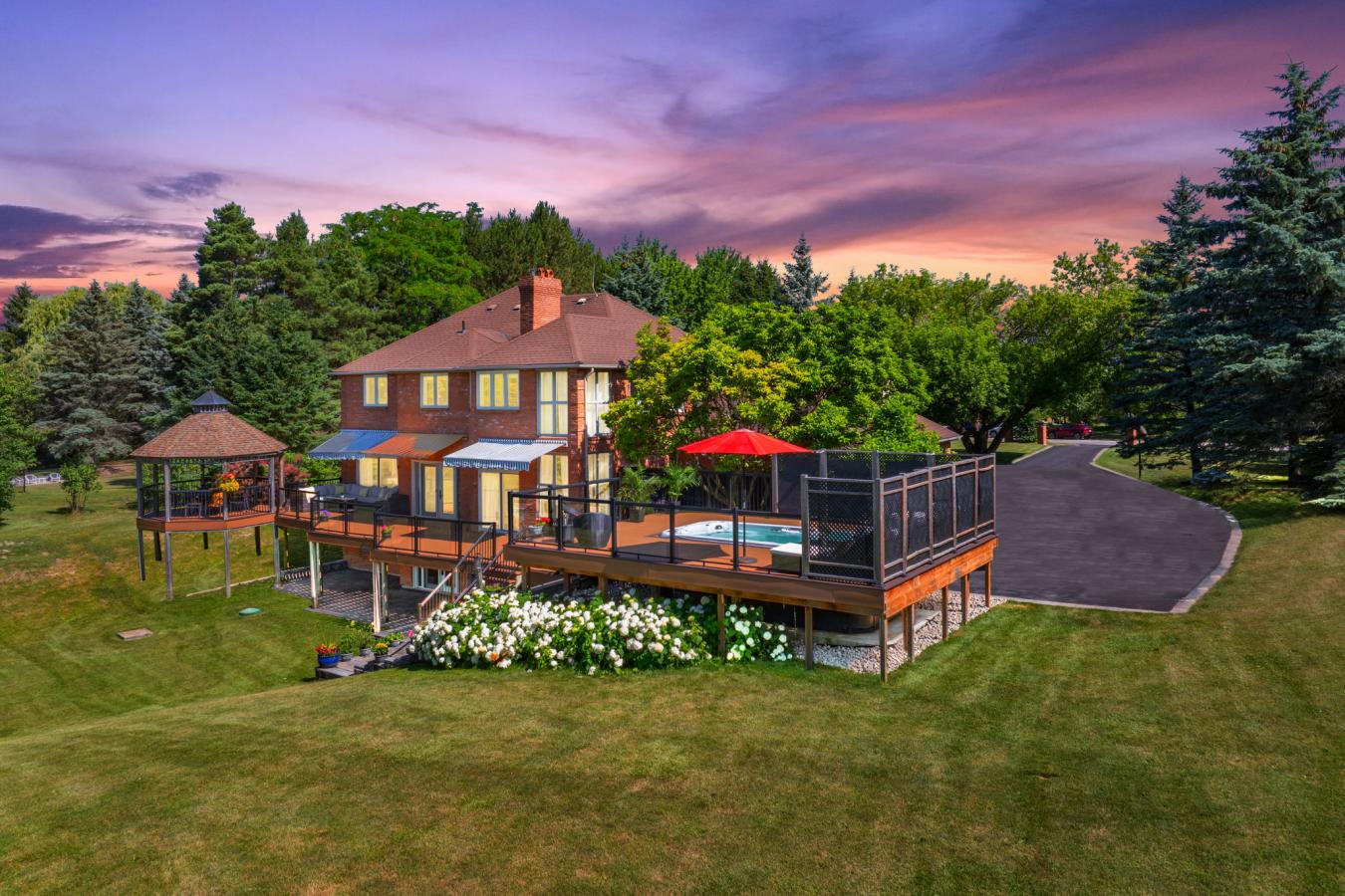 King, ON, L7B0C7, Canada, 4 Bedrooms Bedrooms, ,5 BathroomsBathrooms,Residential,For Sale,1900319
