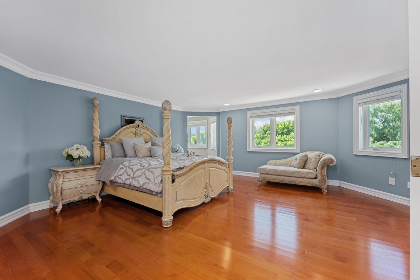 King, ON, L7B0C7, Canada, 4 Bedrooms Bedrooms, ,5 BathroomsBathrooms,Residential,For Sale,1900319