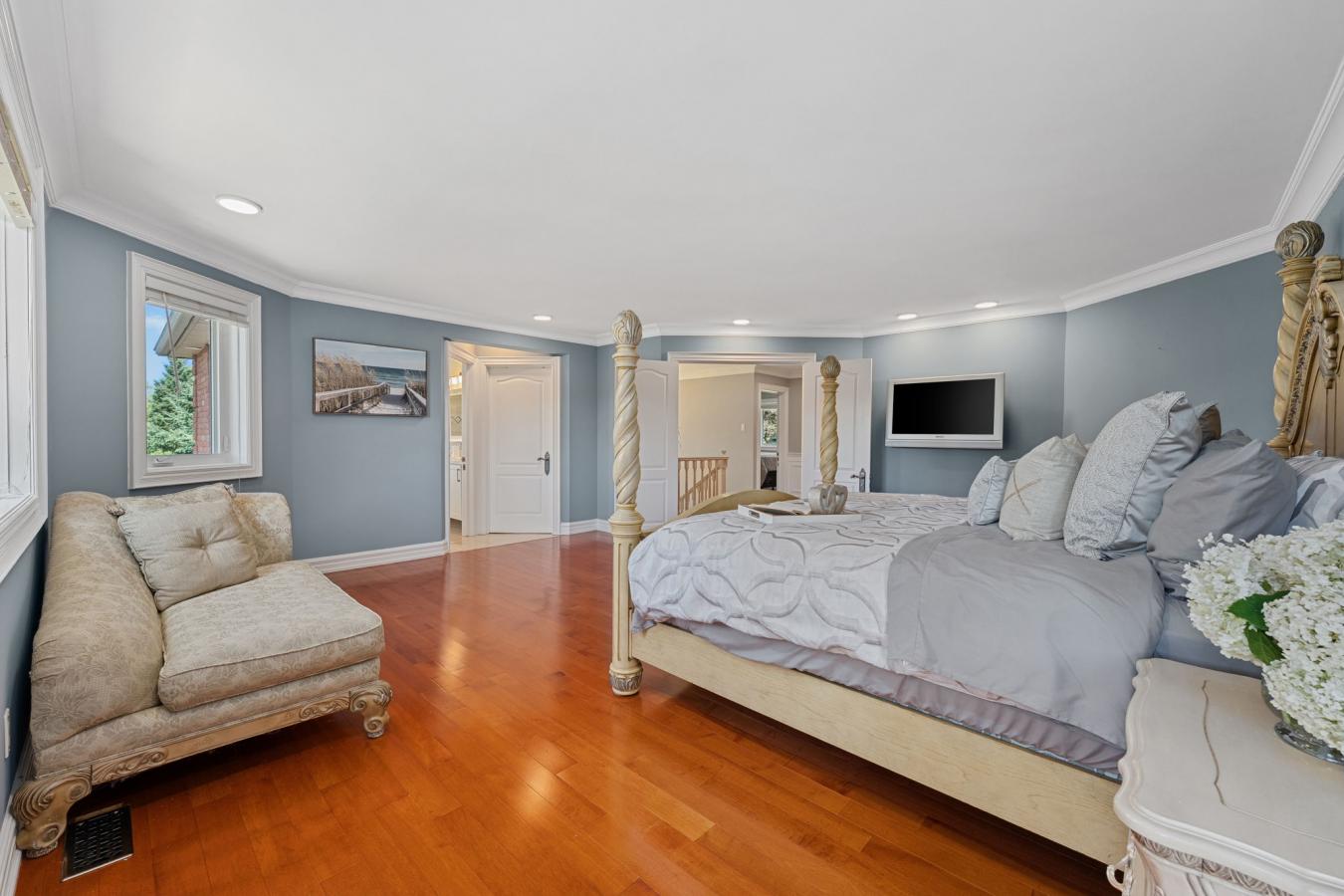 King, ON, L7B0C7, Canada, 4 Bedrooms Bedrooms, ,5 BathroomsBathrooms,Residential,For Sale,1900319