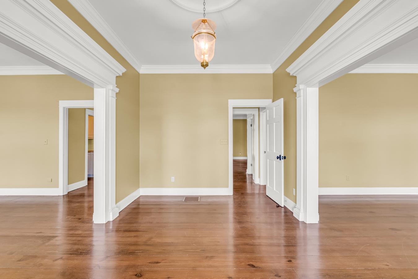 Starkville, Oktibbeha, 39759, United States, 4 Bedrooms Bedrooms, ,4 BathroomsBathrooms,Residential,For Sale,1902910